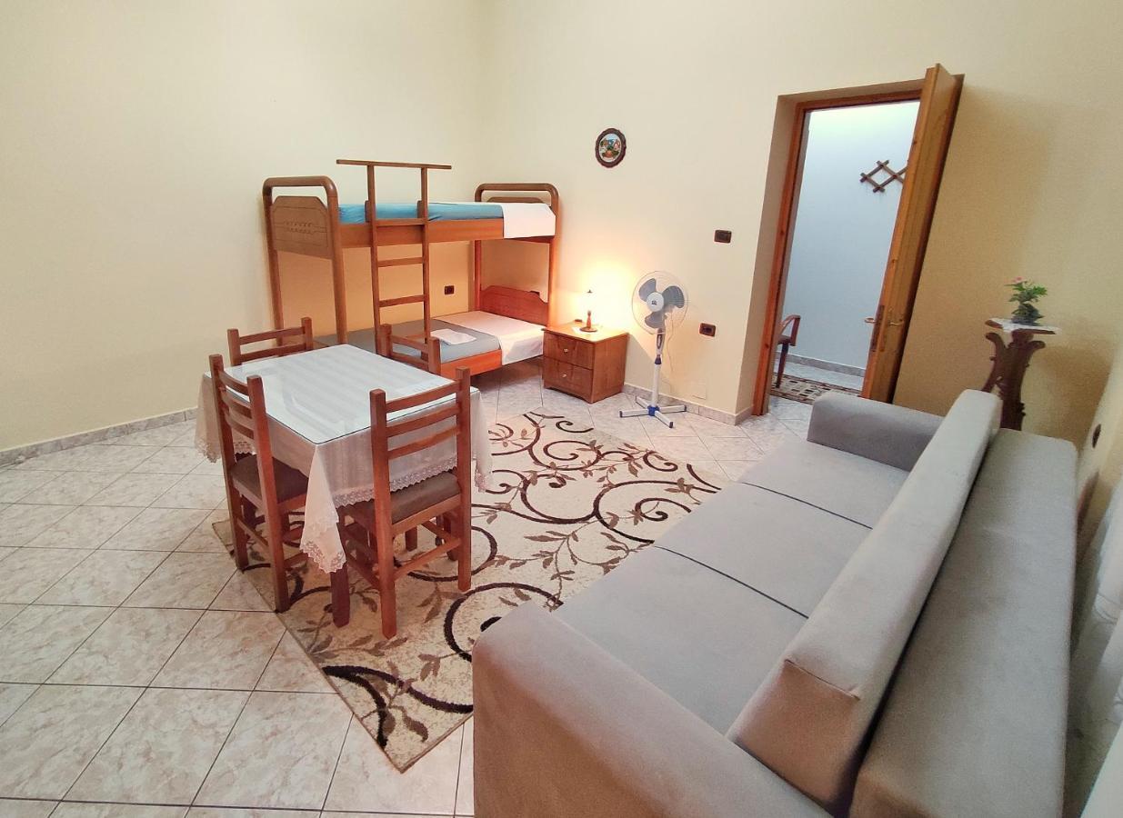 Artur'S Apartment Gjirokastër 외부 사진