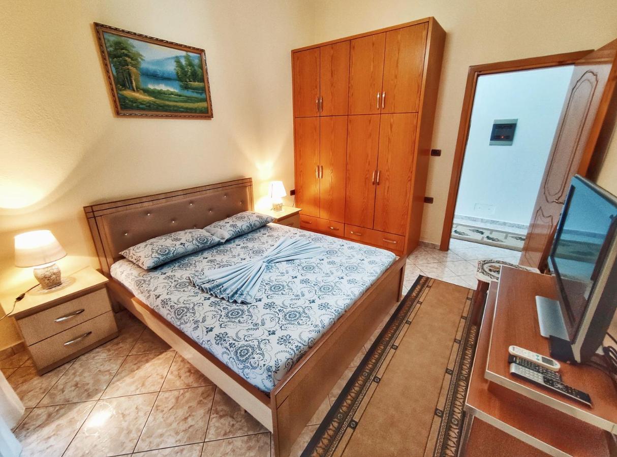 Artur'S Apartment Gjirokastër 외부 사진