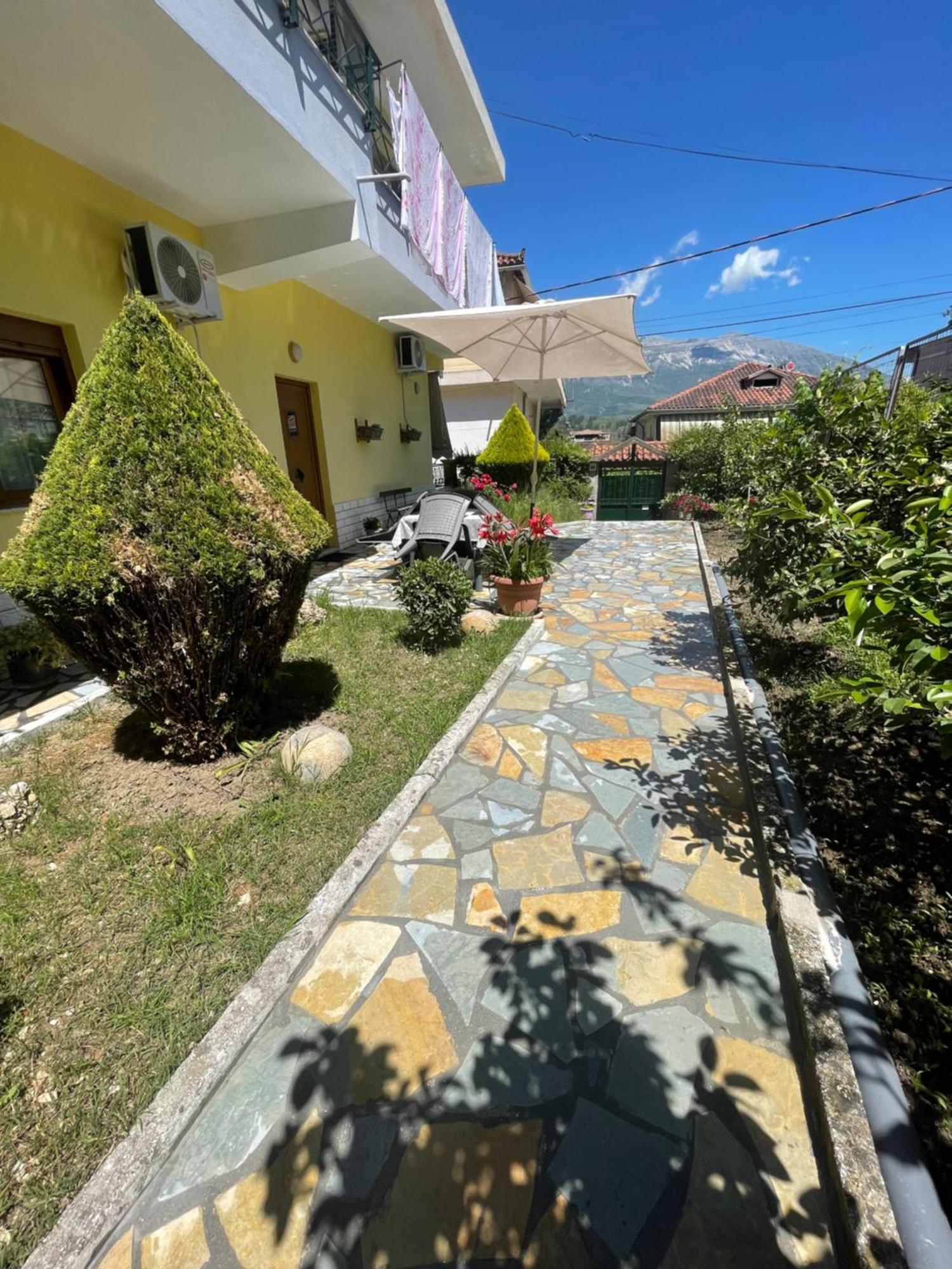 Artur'S Apartment Gjirokastër 외부 사진