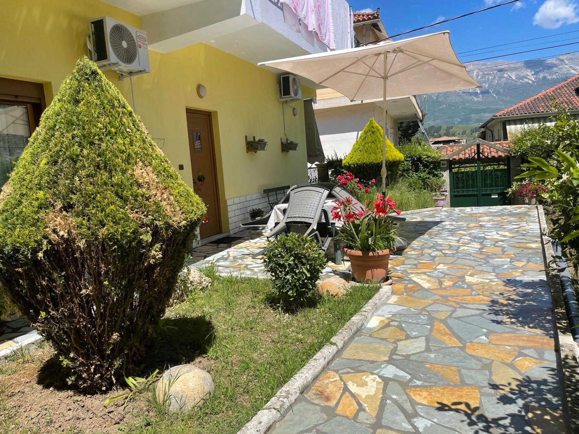 Artur'S Apartment Gjirokastër 외부 사진
